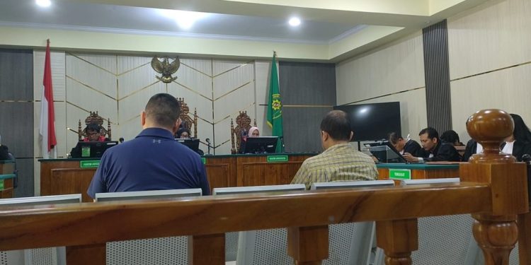 Terdakwa Bengawan Kamto menjalani sidang lanjutan pembacaan tuntutan kasus dugaan korupsi kredit perbankan di Pengadilan Tipikor Jambi, Rabu (6/5/2026). (Dok: Rudi)