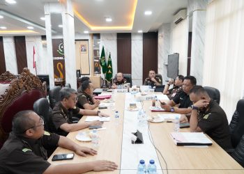 Ekspose perkara secara virtual antara Kejagung dan Kejati Jambi menyetujui penghentian penuntutan dua kasus melalui mekanisme restorative justice, dengan pendekatan rehabilitasi medis bagi tersangka. (Dok: Rudi)