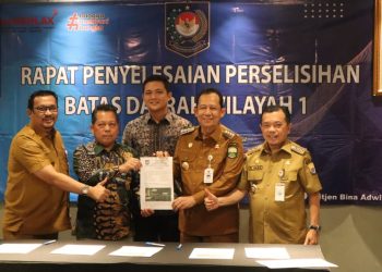 Gubernur Jambi Al Haris menghadiri rapat pembahasan tapal batas Kabupaten Batang Hari dan Kabupaten Muaro Jambi di Orchardz Hotel Jayakarta, Senin (18/05/2026). (Dok: Diskominfo Provinsi Jambi)