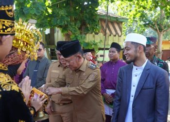 Wabup Merangin A. Khafidh menghadiri wisuda angkatan ke-20 santri dan santriwati Pondok Pesantren Tahfidz Al-Qur’an Wal Hadits Al-Munawwaroh. (Dok: Rahmat)
