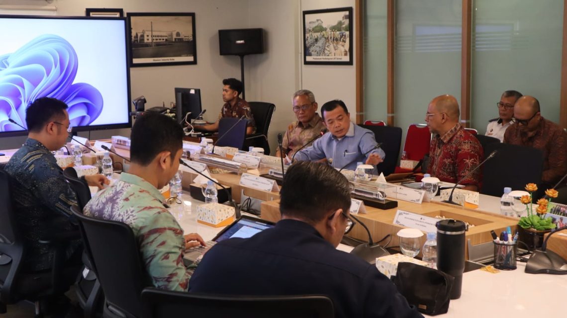 Al Haris melakukan audiensi bersama Direktorat Jenderal Perkeretaapian Kementerian Perhubungan di Jakarta. (Dok: Diskominfo Provinsi Jambi)