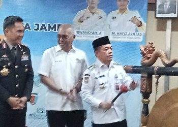 Gubernur Jambi Al Haris resmi membuka Uji Kompetensi Wartawan (UKW) di Hotel Abadi Suite, Kota Jambi, Rabu (20/5/2026). (Dok: Arwani)