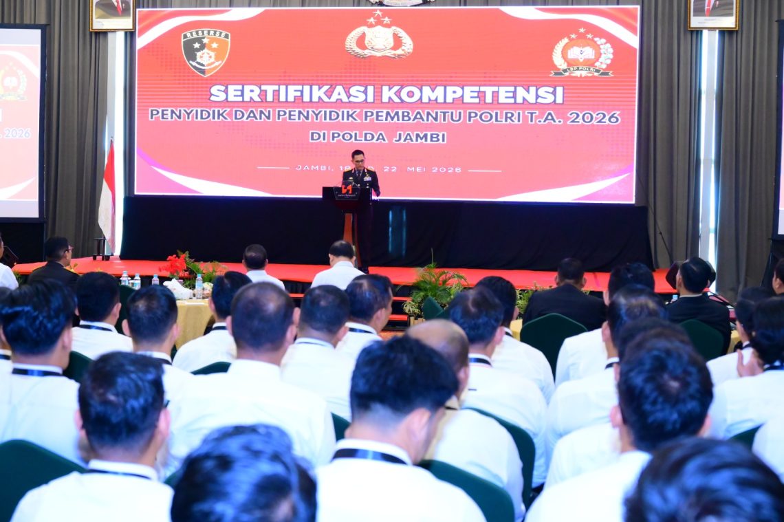 Kapolda Jambi Krisno H. Siregar membuka Asesmen Uji Kompetensi Penyidik dan Penyidik Pembantu Polri TA 2026 di Swissbell Hotel Jambi, Rabu (20/5/2026). (Dok: Alpin)