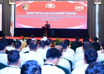 Kapolda Jambi Krisno H. Siregar membuka Asesmen Uji Kompetensi Penyidik dan Penyidik Pembantu Polri TA 2026 di Swissbell Hotel Jambi, Rabu (20/5/2026). (Dok: Alpin)