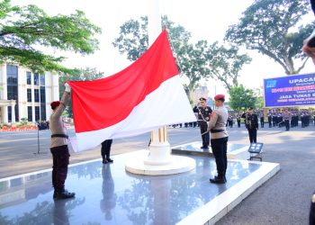 Kapolda Jambi Krisno H. Siregar memimpin Upacara Hari Kebangkitan Nasional 2026 di Lapangan Apel Mapolda Jambi, Rabu (20/5/2026). (Dok: Alpin)