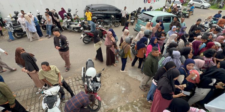 Kejaksaan Tinggi Jambi menyembelih 14 ekor sapi kurban pada perayaan Iduladha 1447 Hijriah di Masjid Baitul Adli, Kompleks Kejati Jambi, Rabu (27/5/2026). (Dok: Rudi)
