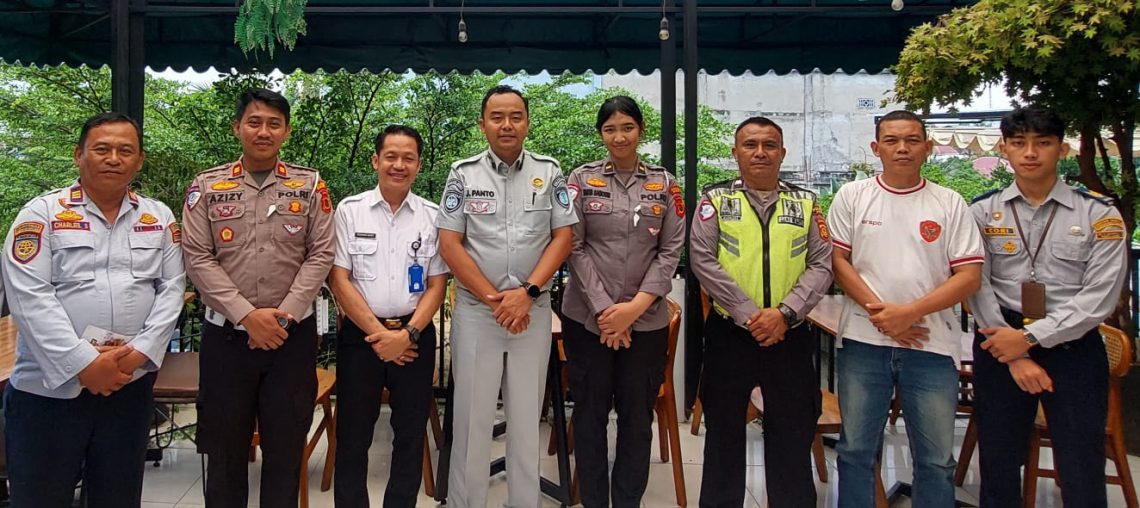 Rapat Forum Lalu Lintas dan Angkutan Jalan Kabupaten Bungo bersama Polres Bungo dan Jasa Raharja membahas penanganan titik rawan kecelakaan di Muara Bungo. (Dok: Rudi)