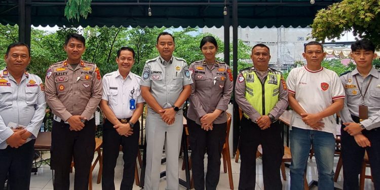 Rapat Forum Lalu Lintas dan Angkutan Jalan Kabupaten Bungo bersama Polres Bungo dan Jasa Raharja membahas penanganan titik rawan kecelakaan di Muara Bungo. (Dok: Rudi)