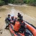 Tim SAR gabungan melakukan penyisiran di aliran Sungai Batang Mesumai, Merangin, dalam upaya mencari warga yang dilaporkan hilang, Sabtu (2/5/2026). (DOk: Rudi)