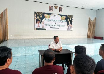Kepala Kesatuan Pengamanan Lapas (Ka KPLP), Riko Hamdan saat melakukan pengawasan dan pemeriksaan internal sebagai upaya mencegah masuknya barang terlarang, menyusul isu dugaan keterlibatan narapidana dalam jaringan peredaran narkotika, Minggu (3/5/2026). (Dok: alpin)