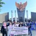 Sejumlah jurnalis yang tergabung dalam Forum Jurnalis Perempuan Indonesia (FJPI) Jambi menggelar orasi damai memperingati Hari Kebebasan Pers Sedunia di Lapangan Gubernur Jambi, Minggu (3/5/2026). (Dok: Rudi)
