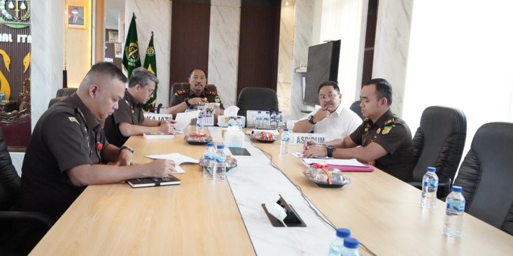 Ekspose perkara secara virtual antara Kejaksaan Agung RI dan Kejaksaan Tinggi Jambi terkait persetujuan penghentian penuntutan melalui mekanisme keadilan restoratif, Senin (4/5/2026). (Dok: Rudi)