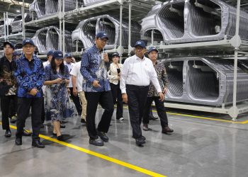 Wakil Menteri Ketenagakerjaan Afriansyah Noor saat menghadiri Hyundai EV Ecosystem Tour di Cikarang, Bekasi. (Dok: Biro Humas Kemnaker)
