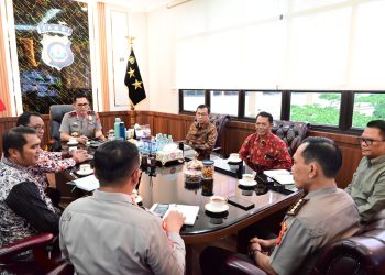 Kapolda Jambi bersama perwakilan GPIB saat kegiatan silaturahmi di Mapolda Jambi. (Dok: Alpin)