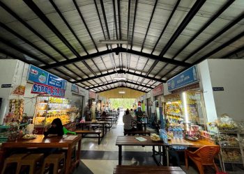 UMKM yang berada di salah satu rest area Jalan Tol Trans Sumatera (JTTS). (Dok: Hutama Karya)
