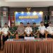 Kepala Lapas Kelas IIB Bangko, Heri, memimpin Ikrar Pemasyarakatan bersama petugas lapas dan unsur APH TNI-Polri sebagai bentuk komitmen memberantas handphone ilegal, narkoba, dan praktik penipuan di lingkungan lapas. (Dok: Deni Satria Budi)