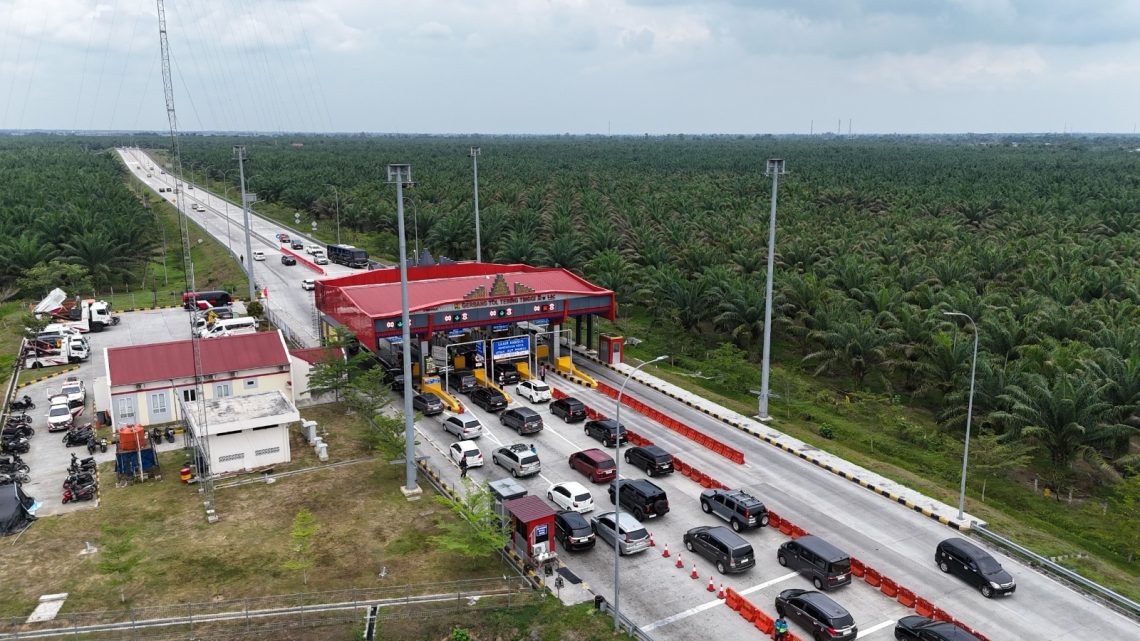 Kepadatan kendaraan terlihat di sejumlah ruas Jalan Tol Trans Sumatera selama libur panjang Kenaikan Yesus Kristus 2026. (Dok: Hutmaa Karya)
