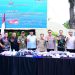 Kapolda Jambi Irjen Pol. Krisno H. Siregar bersama Gubernur Jambi Al Haris dan unsur Forkopimda saat memusnahkan barang bukti narkotika berupa 20 kilogram sabu, 20 ribu butir ekstasi serta ribuan cartridge etomidate di Mapolda Jambi, Kamis (21/5/2026). (Dok: Alpin)