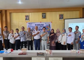Perwakilan PT Jasa Raharja Kantor Wilayah Jambi bersama sejumlah instansi terkait mengikuti Rapat Forum Lalu Lintas dan Angkutan Jalan (FLLAJ) Kabupaten Muaro Jambi di Aula RSUD Ahmad Ripin. (Dok: Rahmat)
