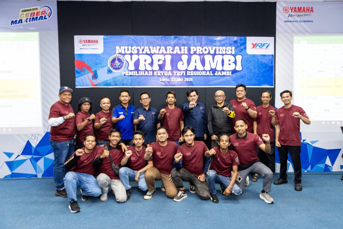 Ketua terpilih YRFI Chapter Jambi periode 2026–2029, Ari Gusriantoro (Arai), bersama perwakilan komunitas motor Yamaha usai pelaksanaan Musyawarah Provinsi (Musprov) di Jambi. (Dok: Alpin)