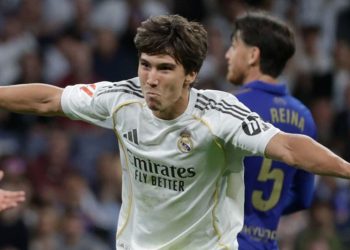 Pemain Real Madrid Gonzalo Garcia berselebrasi setelah sukses mencetak gol ke gawang Real Oviedo pada laga pekan ke-36 Liga Spanyol 2025/26 di Stadion Santiago Bernabeu, Jumat. Madrid menang 2-0. (Dok: X/LaLiga)