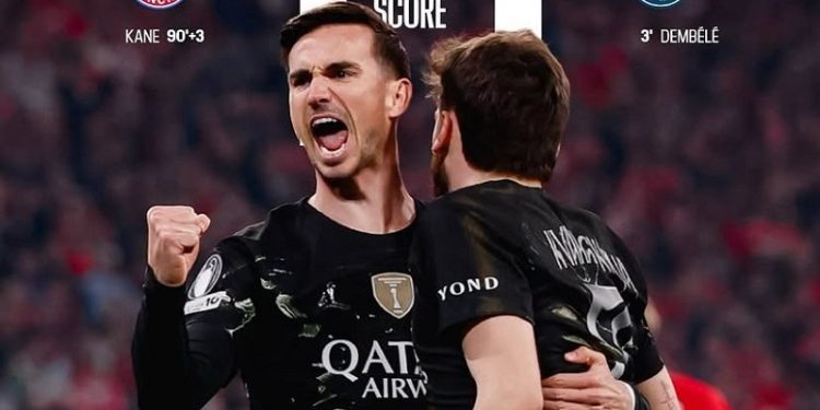 Pemain Paris Saint-Germain merayakan keberhasilan lolos ke final Liga Champions UEFA 2025–26 usai menahan imbang Bayern Munich 1-1 di Allianz Arena. (Dok: Instagram @PSG)