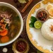 Menu sop iga hangat di Cafe Sudut Cerita, Kota Baru Jambi. (Dok: Redaksi)