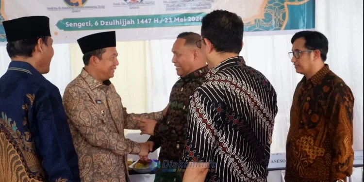 Bupati Muaro Jambibsaat sambut kedatangan tim asesor Kemenag ( Dok: Diskominfo Muaro Jambi )