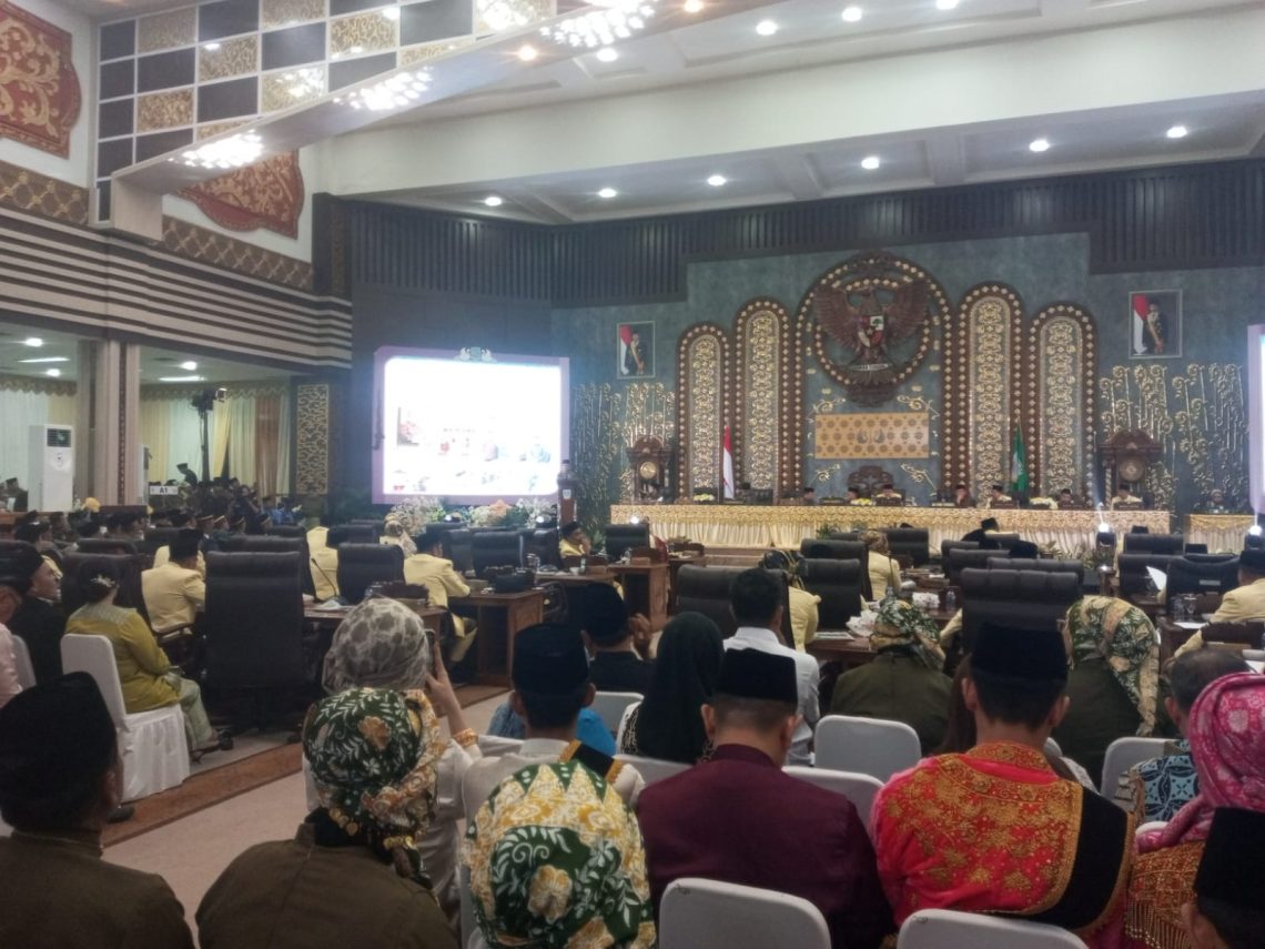 Wali Kota Jambi Maulana menyampaikan capaian pembangunan dan program prioritas Kota Jambi dalam momentum peringatan Hari Jadi Tanah Pilih Pusako Batuah ke-625. (Dok: Rahmat)