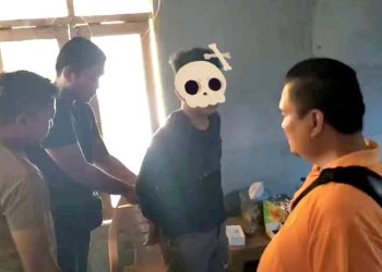 Dua buronan kasus narkotika yang masuk Daftar Pencarian Orang (DPO) berhasil diamankan Satresnarkoba Polres Tanjab Barat dalam operasi penangkapan di kawasan kebun sawit Desa Dusun Mudo, Kecamatan Muara Papalik, Rabu (17/6/2026). (Dok: Rahmat)