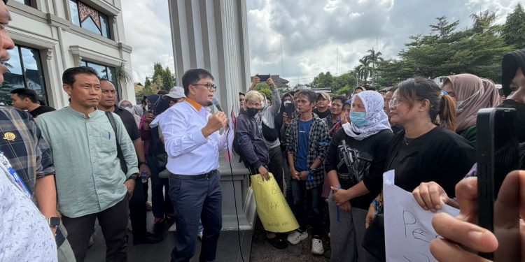 Wakil Ketua DPRD Provinsi Jambi Ivan Wirata menyampaikan komitmen DPRD untuk mendukung keberlanjutan Program Makan Bergizi Gratis (MBG) dengan pengawasan yang ketat. (Dok: Rudi)