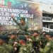 Danrem 042/Gapu Brigjen TNI Nyamin memimpin penyambutan Satgas Pamtas RI–PNG Mobile Yonif 142/Ksatria Jaya di Pelabuhan Boom Baru, Palembang. (Dok: Penrem 042 Gapu)