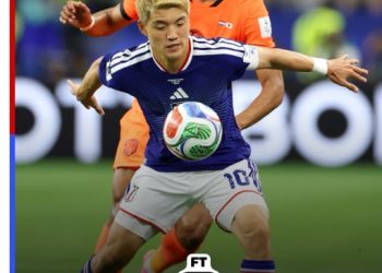 Pemain Jepang saat mengambil bola dalam pertandingan melawan Belanda di Grup F Piala Dunia 2026. (Dok: Instagram @fifaworldcup)