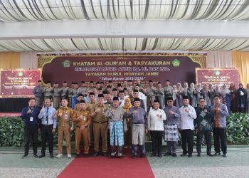 Wakil Gubernur Jambi Abdullah Sani menghadiri Khataman Al-Qur’an dan Tasyakuran Kelulusan Yayasan Nurul Hidayah Jambi Tahun Ajaran 2025/2026 di EV Garden, Kota Jambi, Selasa (9/6/2026) (Dok: Rudi)