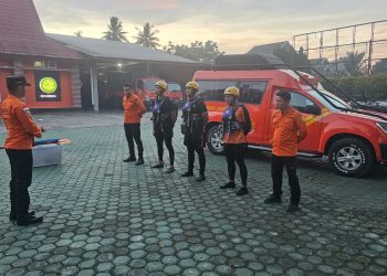 Tim Rescue Basarnas Jambi bersiap diberangkatkan menuju lokasi kejadian tenggelamnya seorang bocah berusia 7 tahun di Sungai Batanghari, Desa Teluk Jambu, Kabupaten Muaro Jambi, Selasa (16/6/2026). (Dok: Humas Basarnas Jambi)