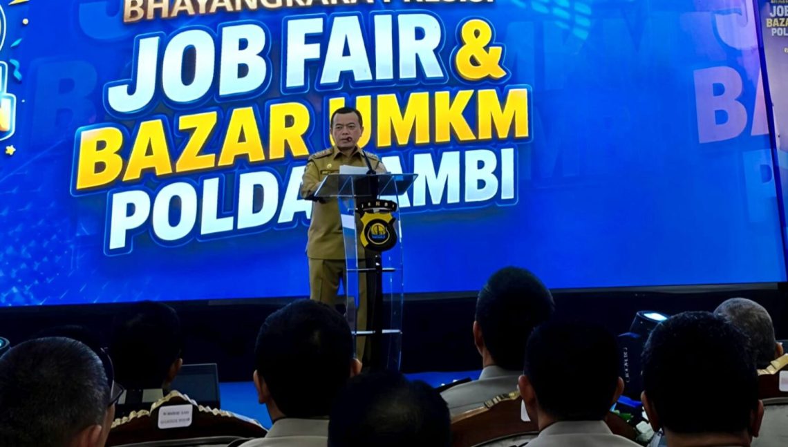 Gubernur Jambi Al Haris saat pembukaan Bhayangkara Presisi Job Fair dan Bazar UMKM 2026 di Lippo Mall Kota Jambi. (Dok: Diskominfo Provinsi Jambi)