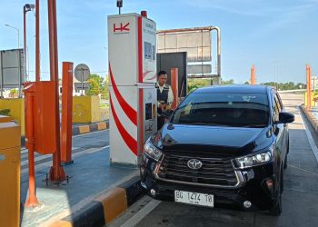Kendaraan melintas di salah satu ruas Jalan Tol Trans Sumatera (JTTS) saat periode libur panjang Idul Adha, Waisak, dan Hari Lahir Pancasila 2026. (Dok: Hutama Karya)