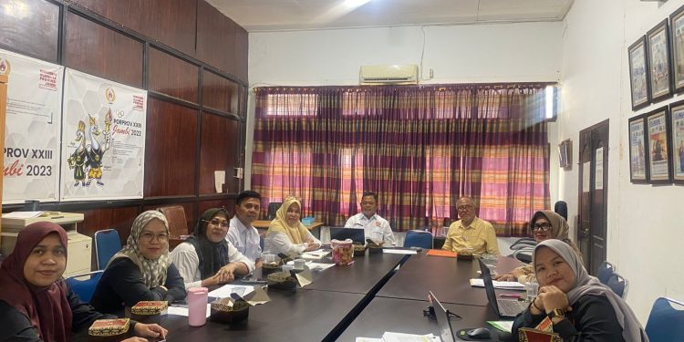 Rapat koordinasi KONI Provinsi Jambi saat membahas pematangan strategi dan seleksi atlet bela diri menuju PON Khusus Bela Diri 2026 di Sulawesi Utara. (Dok: Humas KONI Porivnsi Jambi