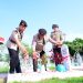 Personel Polda Jambi bersama para pejabat utama dan purnawirawan Polri melakukan tabur bunga di makam pahlawan saat ziarah rombongan di TMP Satria Bhakti Jambi. (Dok: Humas Polda Jambi)