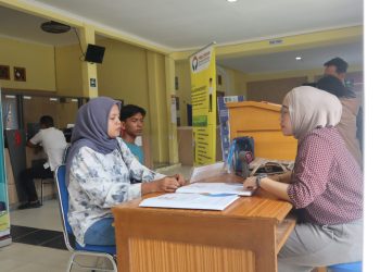 Tim Ombudsman RI Perwakilan Provinsi Jambi membuka layanan pengaduan On The Spot di Disdukcapil Kabupaten Sarolangun. (Dok: Rahmat)