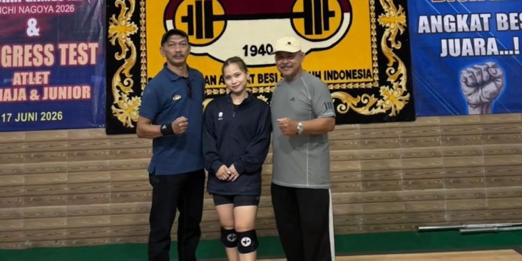 Lifter putri Jambi Yuliana Klarisa resmi dipanggil mengikuti Pemusatan Latihan Nasional (Pelatnas) mulai 1 Juli 2026 sebagai persiapan menghadapi Asian Games XX Aichi-Nagoya 2026. (Dok: Humas KONI Provinsi Jambi)