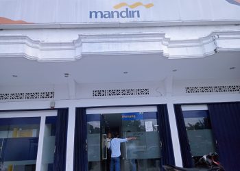 tampak depan Bank Mandiri KCP Pemenang, Kabupaten Merangin. (Dok: Deni)