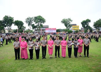 Kapolda Jambi Irjen Pol. Krisno H. Siregar memimpin Upacara Kenaikan Pangkat Personel Polri Periode 1 Juli 2026 di Mapolresta Jambi. (Dok: Humas Polda Jambi)
