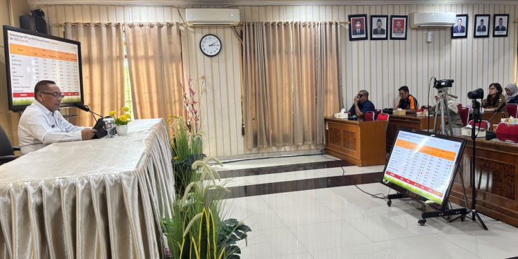 Kepala BPS Provinsi Jambi Aidil Adha saat menyampaikan Berita Resmi Statistik (BRS) di Aula BPS Provinsi Jambi. (Dok: Alpin)