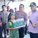 Wali Kota Jambi Maulana bersama Wakil Wali Kota Diza Hazra Aljosha, Kapolresta Jambi Kombes Pol Boy Sutan Binanga Siregar dan jajaran Baznas Kota Jambi melakukan peletakan batu pertama program bedah rumah milik Sutirah (Mak Gambreng) di Kelurahan Rawasari, Kecamatan Alam Barajo. (Dok: RahmaT)