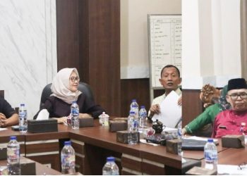 DPRD saat memanggil Sekda Sarolangun M. Arief. (Dok: Rahmat)