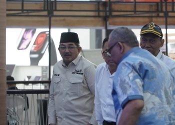 Bupati Tanjung Jabung Barat H. Anwar Sadat menghadiri pembukaan Bhayangkara Presisi Job Fair dan Bazar UMKM 2026 di Lippo Mall Jambi. (Dok: Rahmat)
