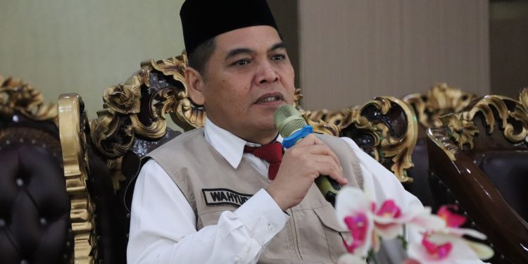 Kepala Kanwil Kemenhaj Provinsi Jambi, Wahyudi Abdul Wahab, memimpin rapat koordinasi persiapan pemulangan jemaah haji di Asrama Haji Antara Jambi, Senin (15/6/2026). (DOk: Jambi.haji.go.id)