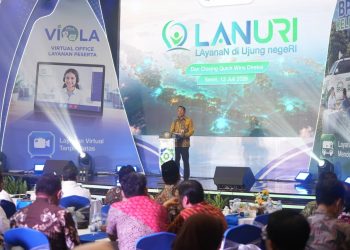 Direktur Utama BPJS Kesehatan Prihati Pujowaskito meluncurkan program Layanan Ujung Negeri (LANURI) yang menghadirkan layanan VIOLA dan BPJS Keliling di 558 titik kabupaten/kota di Indonesia. (Dok: BPJS Kesehatan)