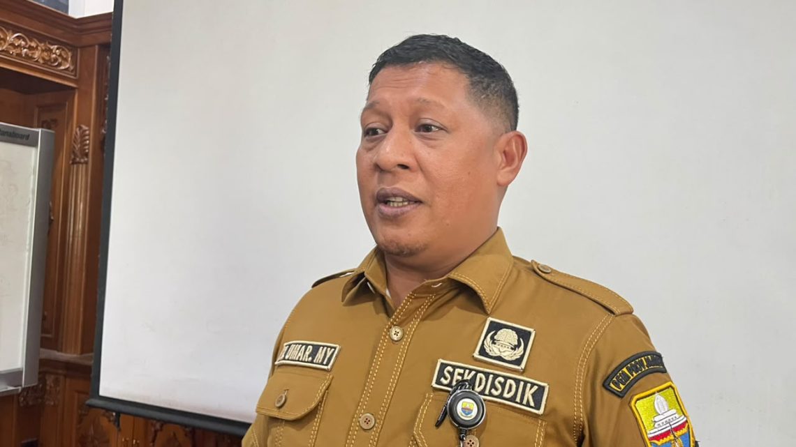 Plt Kepala Dinas Pendidikan Provinsi Jambi, M. Umar. (Dok: Rahmat)